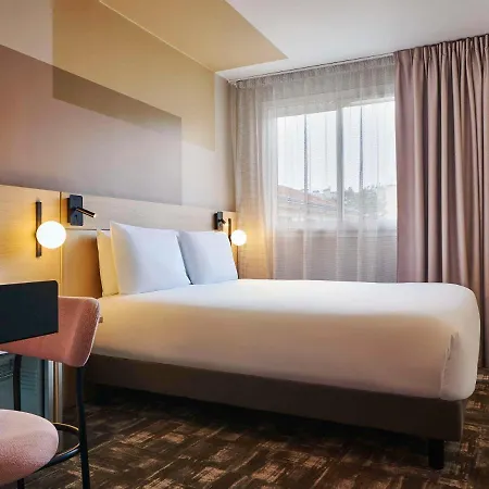 Mercure 15 Porte De Versailles 4*