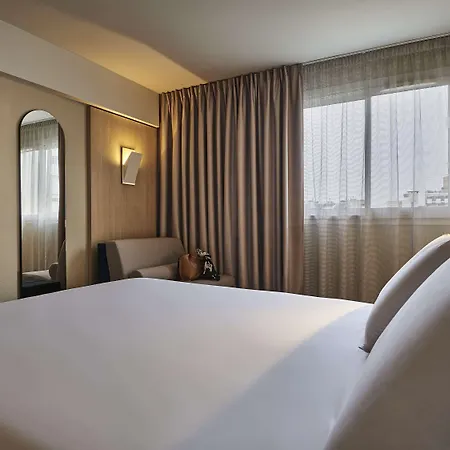 Hotel Mercure 15 Porte De Versailles 4*