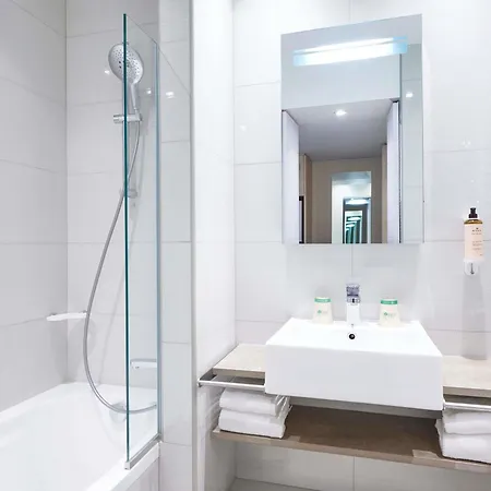 Hotel Mercure 15 Porte De Versailles 4*