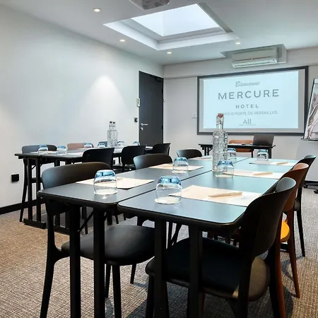 Отель Mercure 15 Porte De Versailles Париж