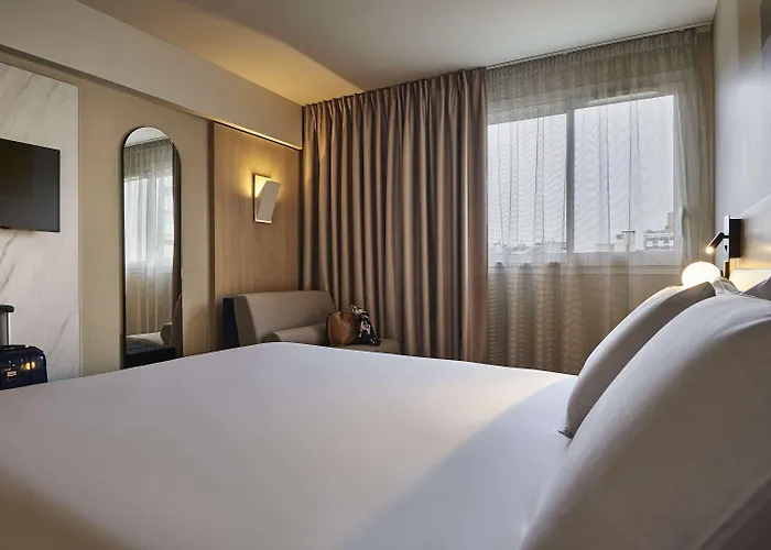 Hotel Mercure 15 Porte De Versailles 4*