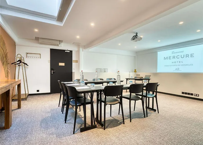 Hotel Mercure 15 Porte De Versailles 4*