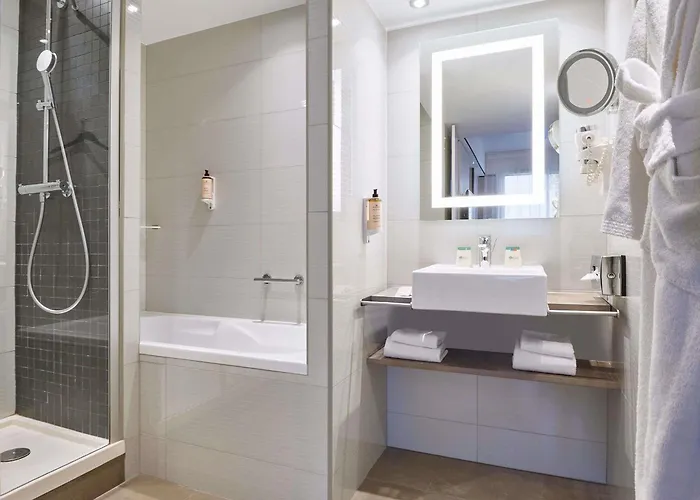 Mercure 15 Porte De Versailles 4*