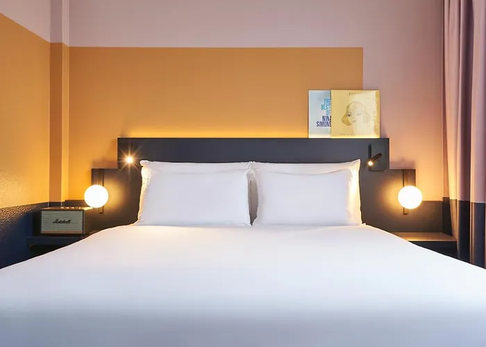 מלון Mercure 15 Porte De Versailles 4*