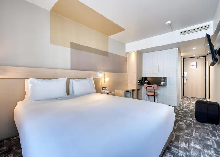 מלון Mercure 15 Porte De Versailles